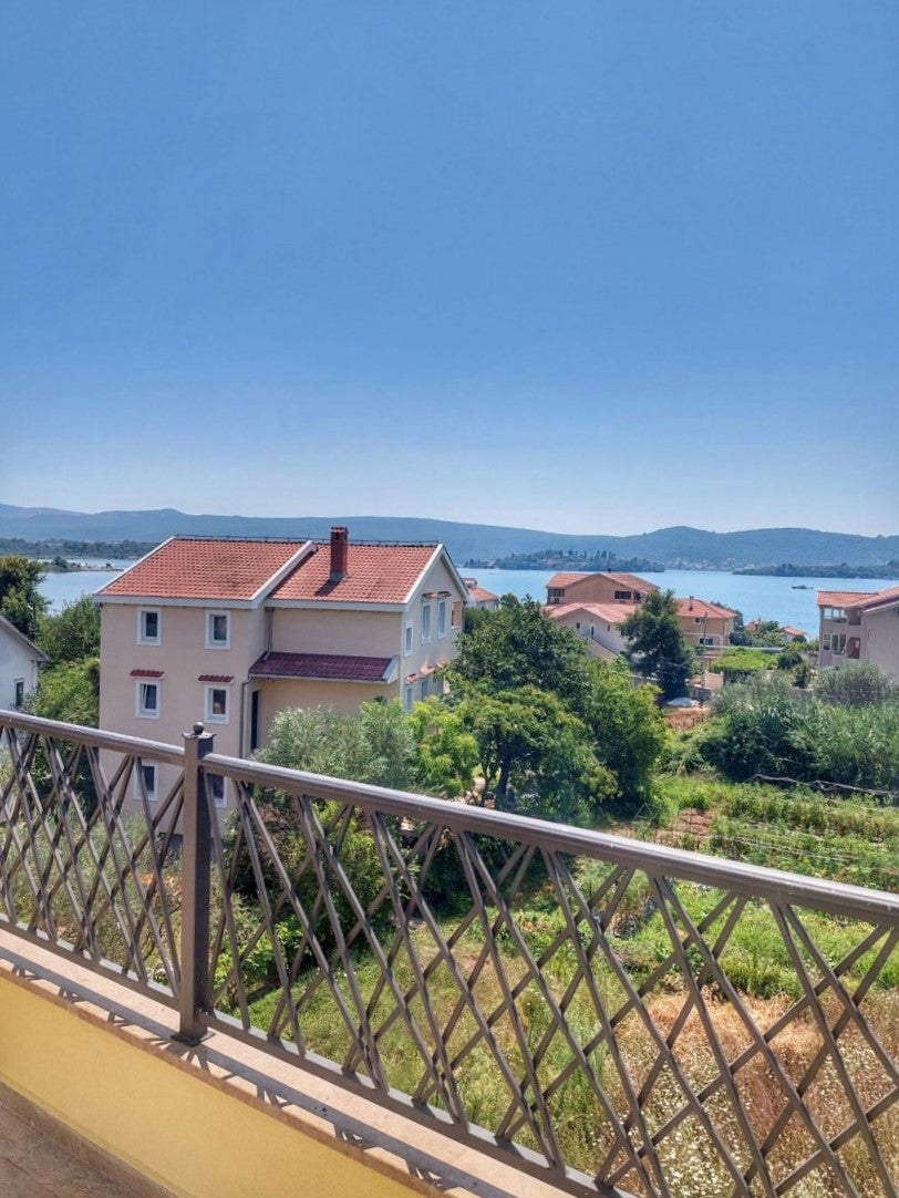 1 Bedroom Apartments in New Building with Parking, Only 150m from the Sea, Bonići, Tivat