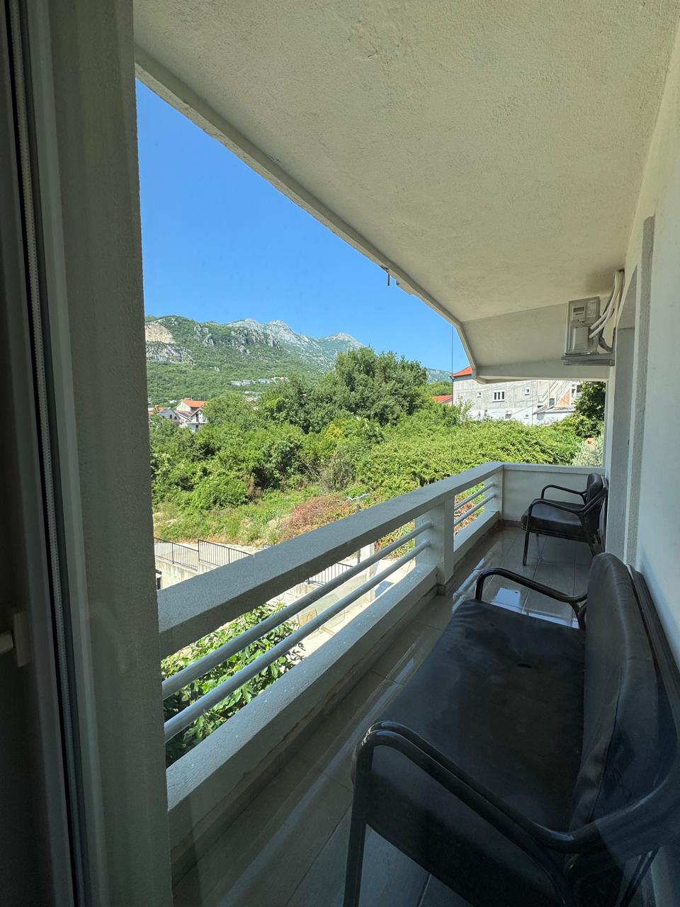 Newly Renovated 2 Bedroom Apartment In Podi
