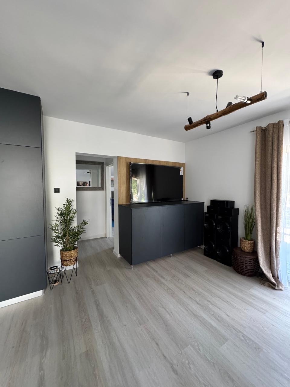 Newly Renovated 2 Bedroom Apartment In Podi