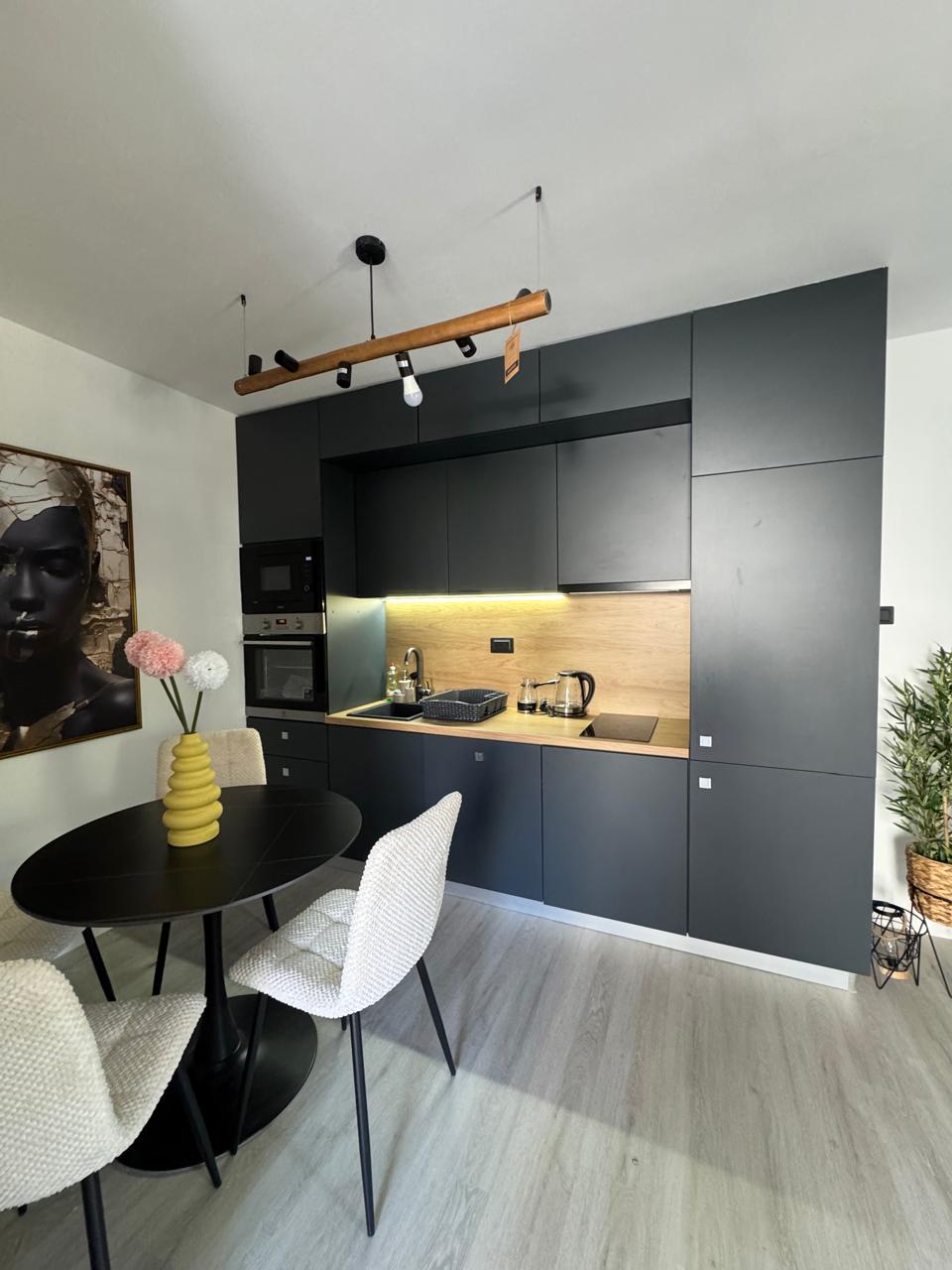 Newly Renovated 2 Bedroom Apartment In Podi