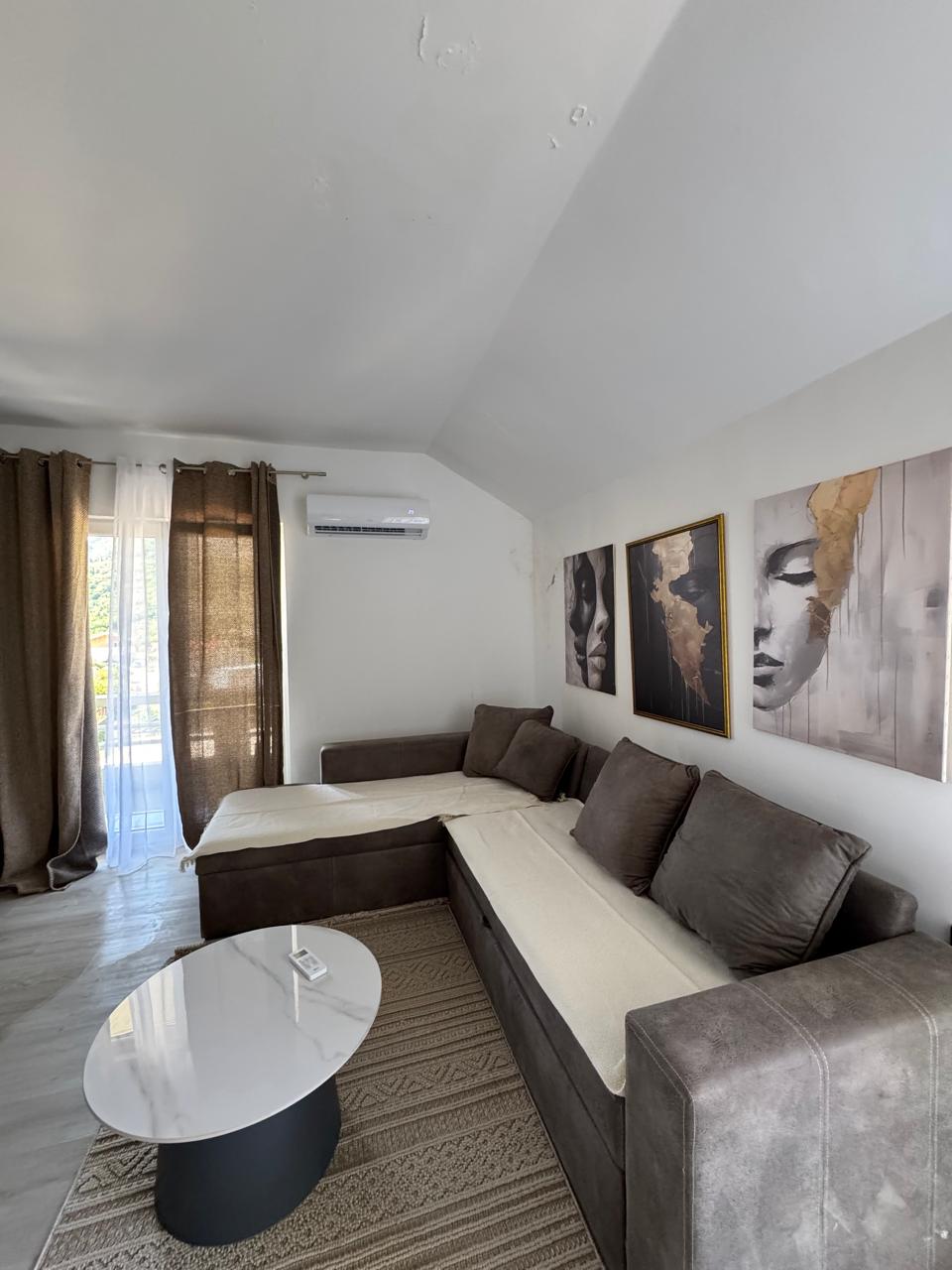 Newly Renovated 2 Bedroom Apartment In Podi