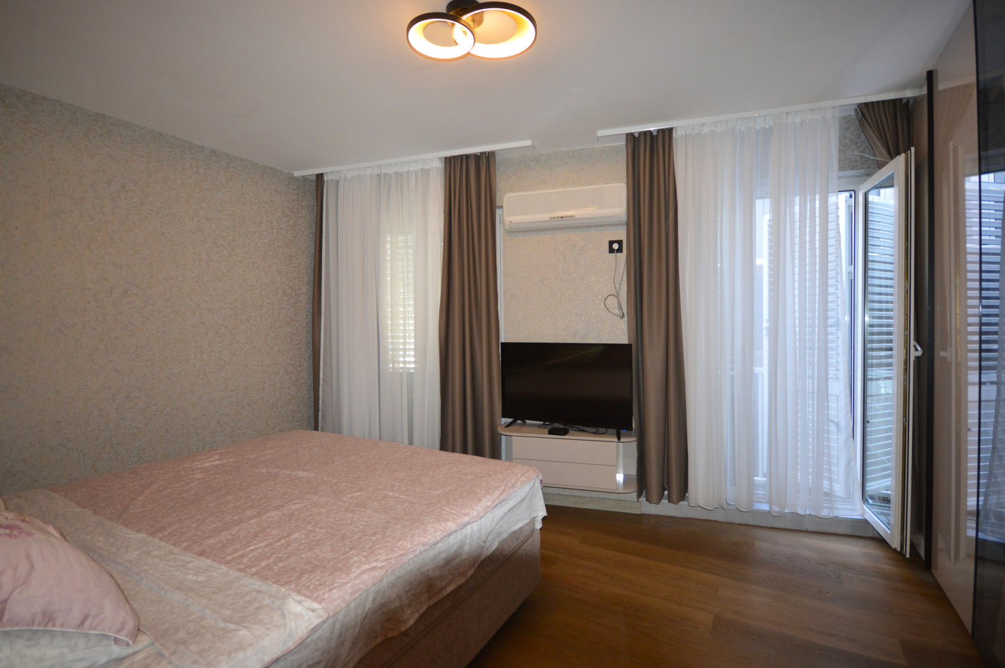 Fully Renovated Modern Apartment 50m From The Sea In Igalo