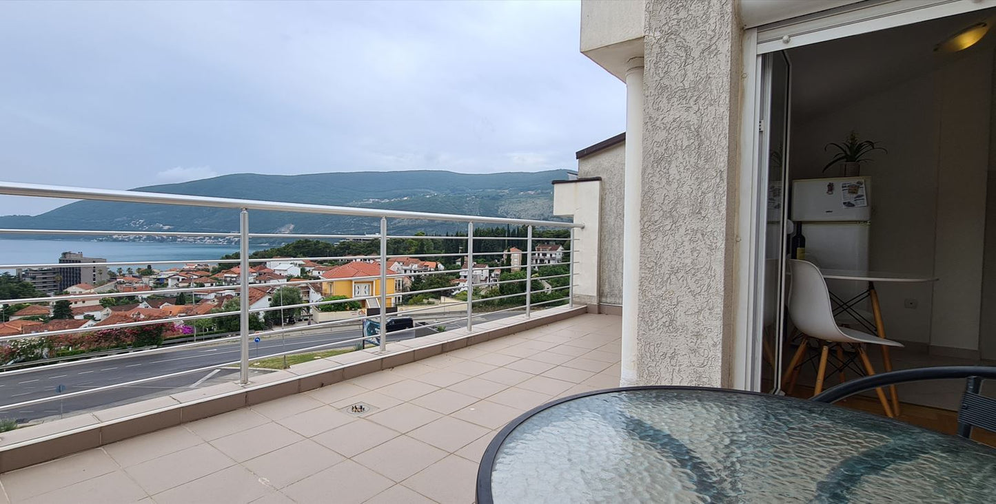 Studio Apartment With Large Terrace And Sea View Just 5 Minute Walk to Igalo Centre