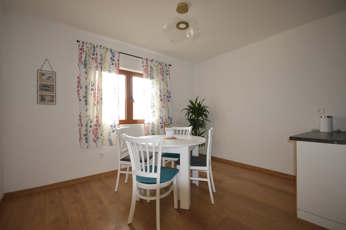 2 Bedroom Apartment With Sea View In Igalo