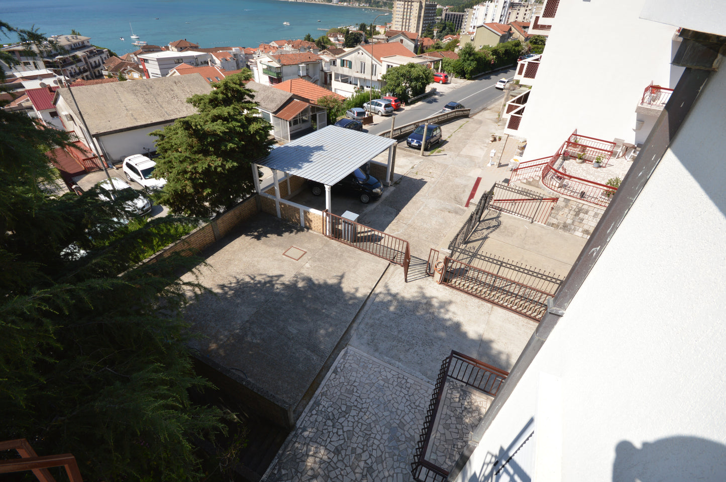 Large House With Studio Apartment & Sea View In Heart Of Igalo
