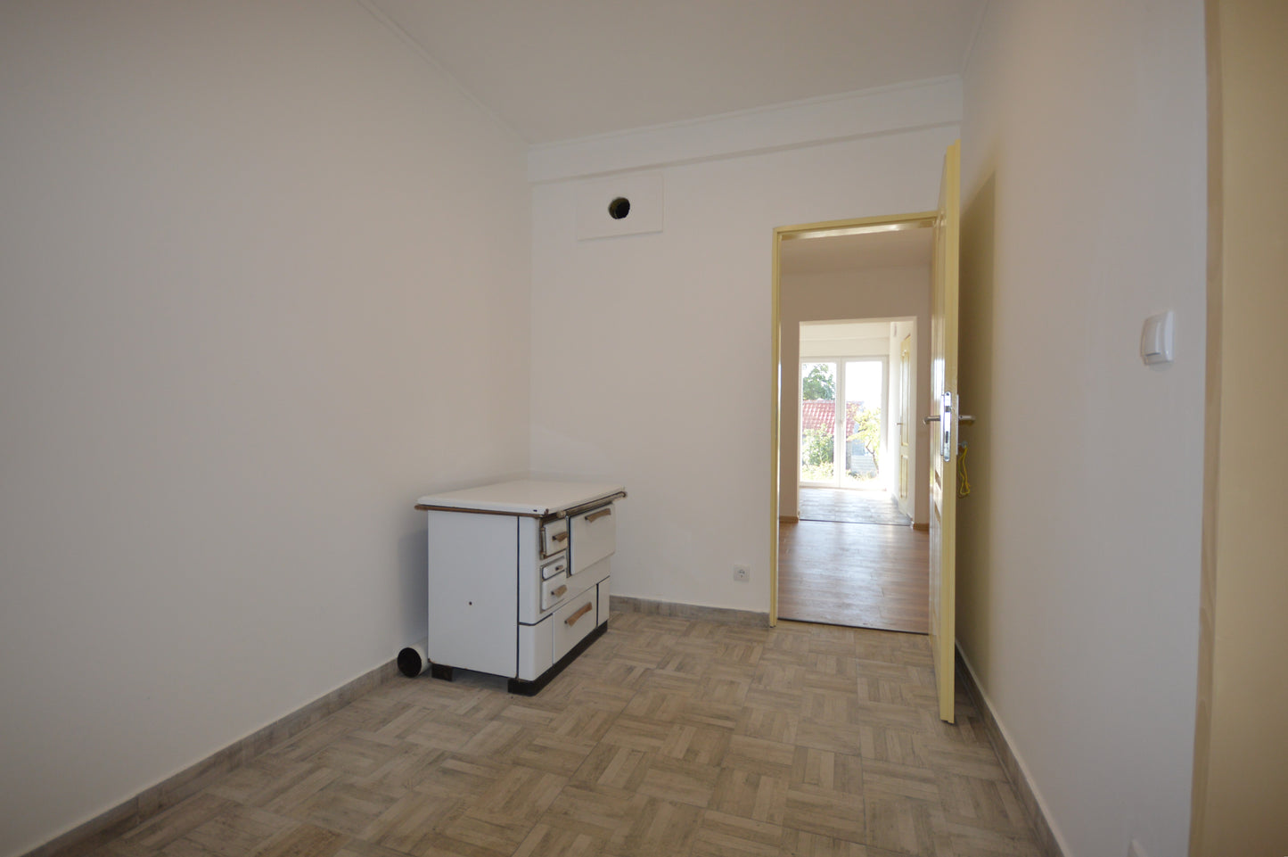 2 Bedroom House With Sea View And Garden In Herceg Novi