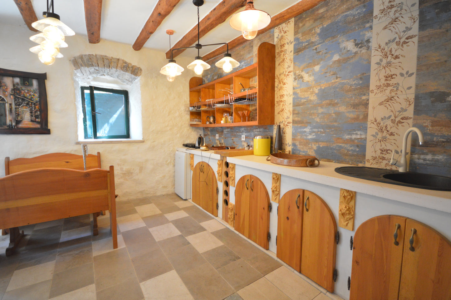 Large House In Kamenari With Studio Apartment, Parking & Garden