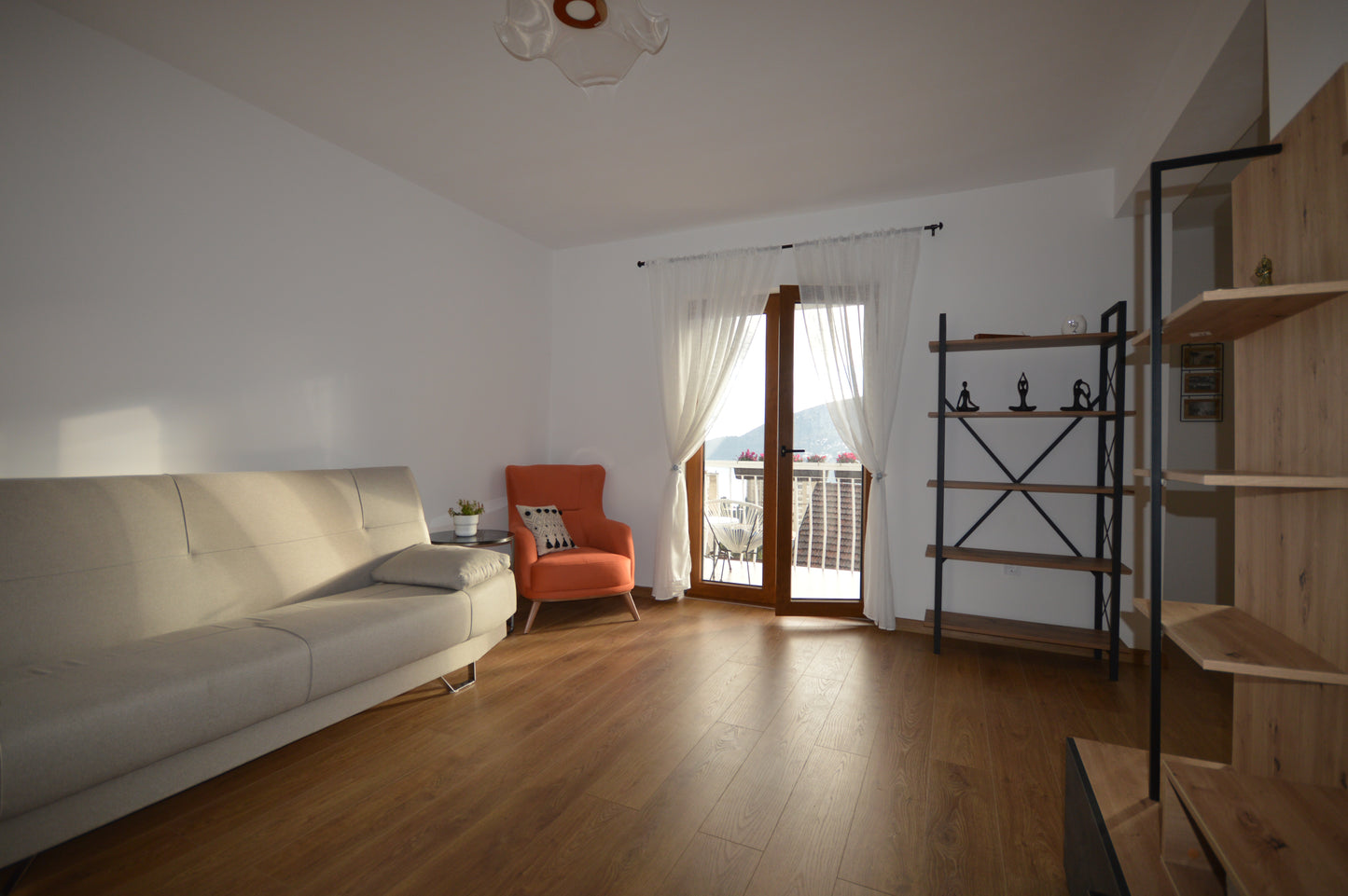 2 Bedroom Apartment With Sea View In Igalo