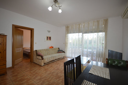 2 Bedroom Apartment 250m From The Sea In Djenovici