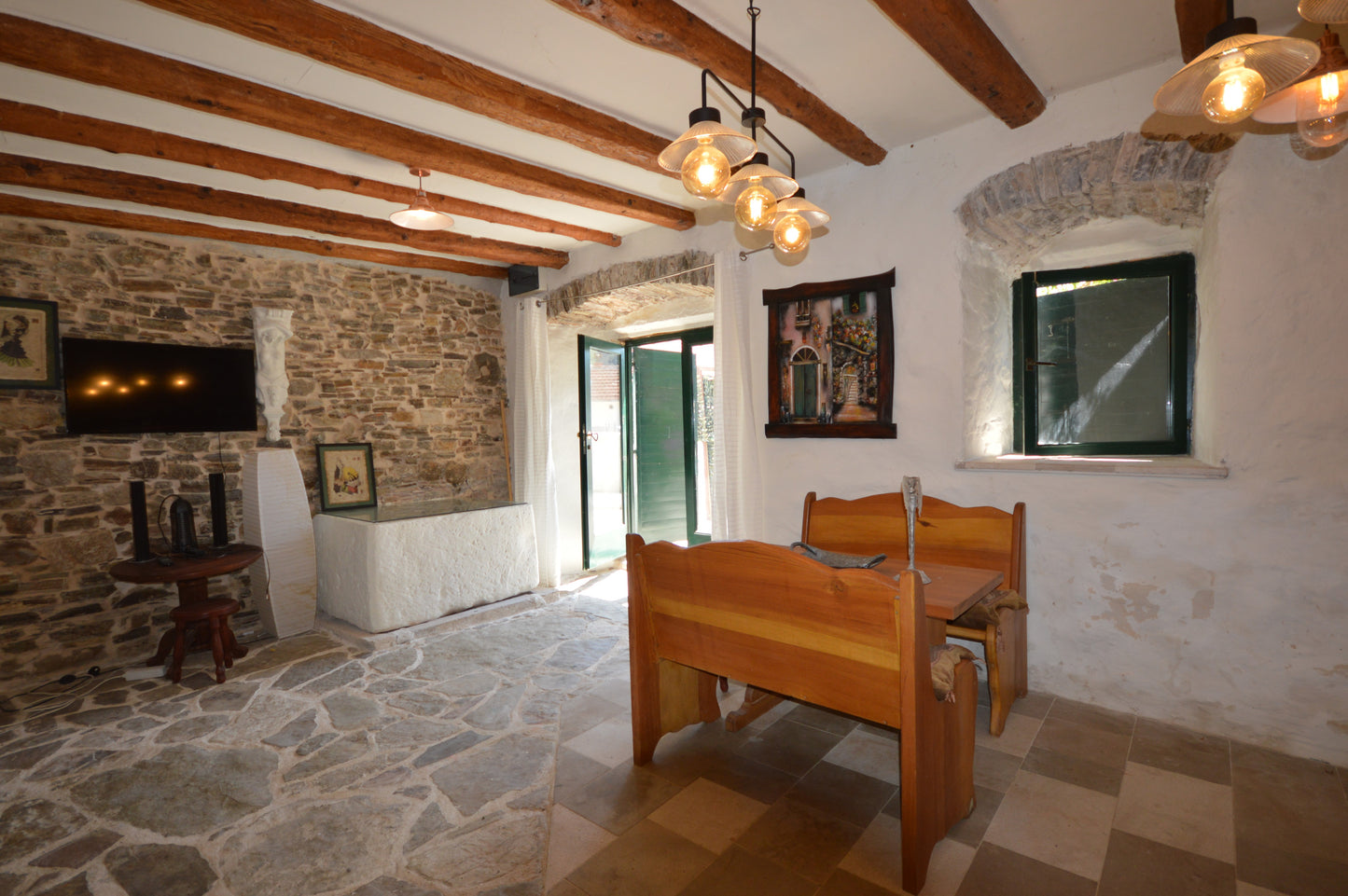 Large House In Kamenari With Studio Apartment, Parking & Garden