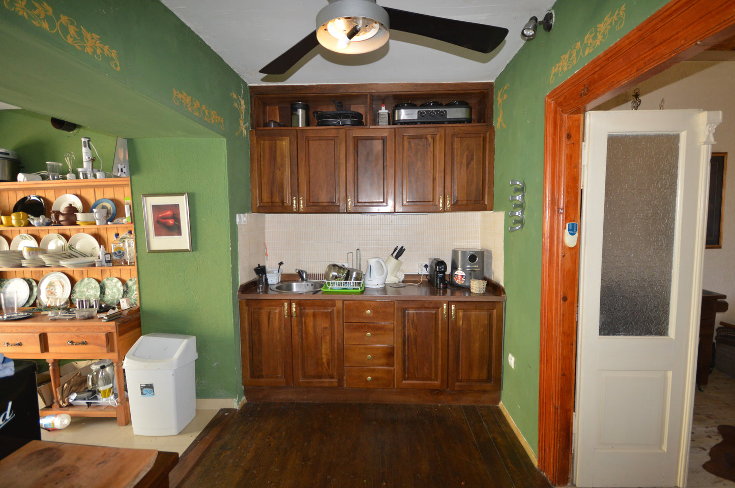 Large House In Kamenari With Studio Apartment, Parking & Garden