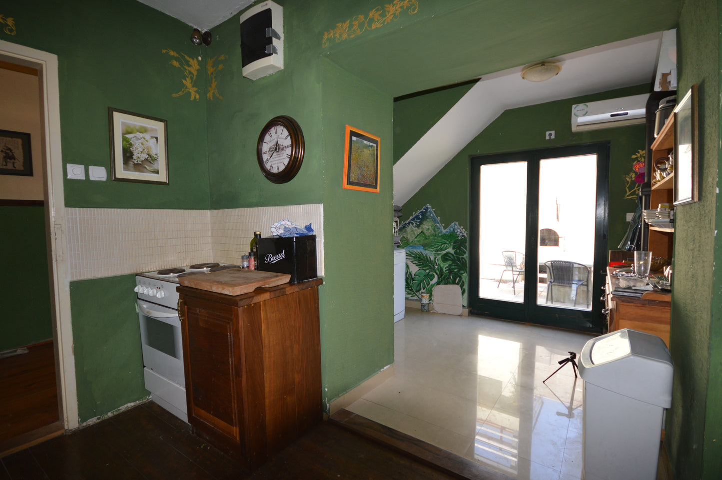 Large House In Kamenari With Studio Apartment, Parking & Garden