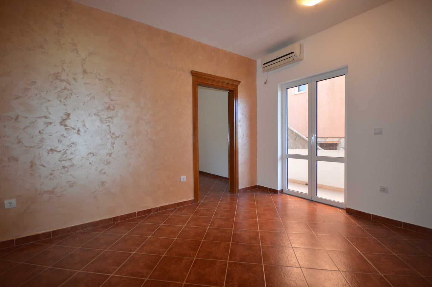 1 Bedroom Apartment In Bijela 150m From The Sea