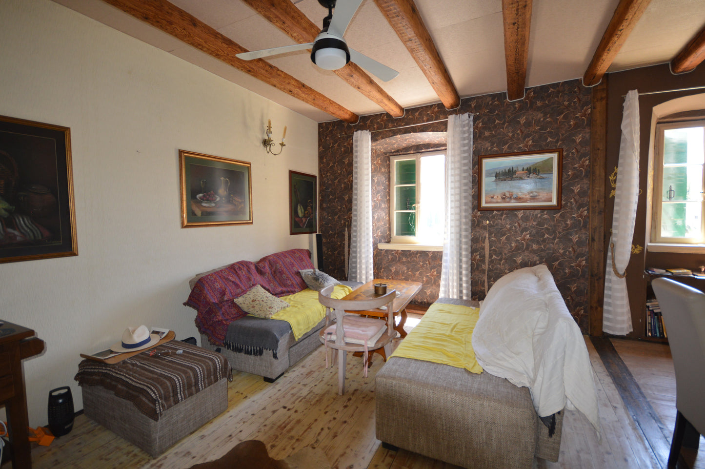 Large House In Kamenari With Studio Apartment, Parking & Garden