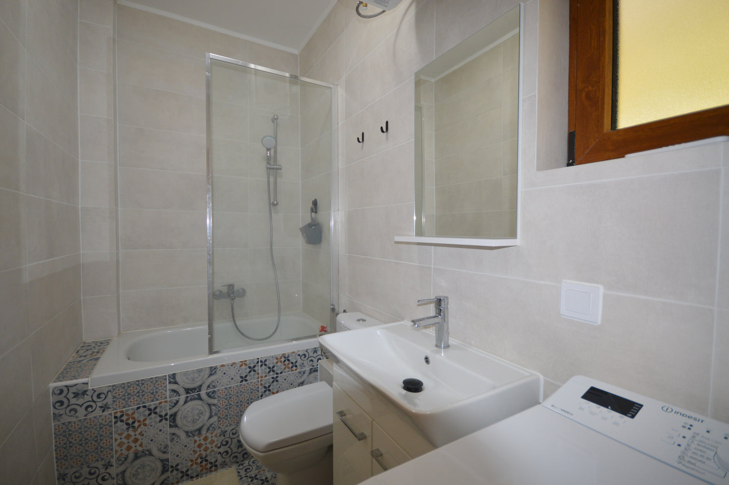 2 Bedroom Apartment With Sea View In Igalo