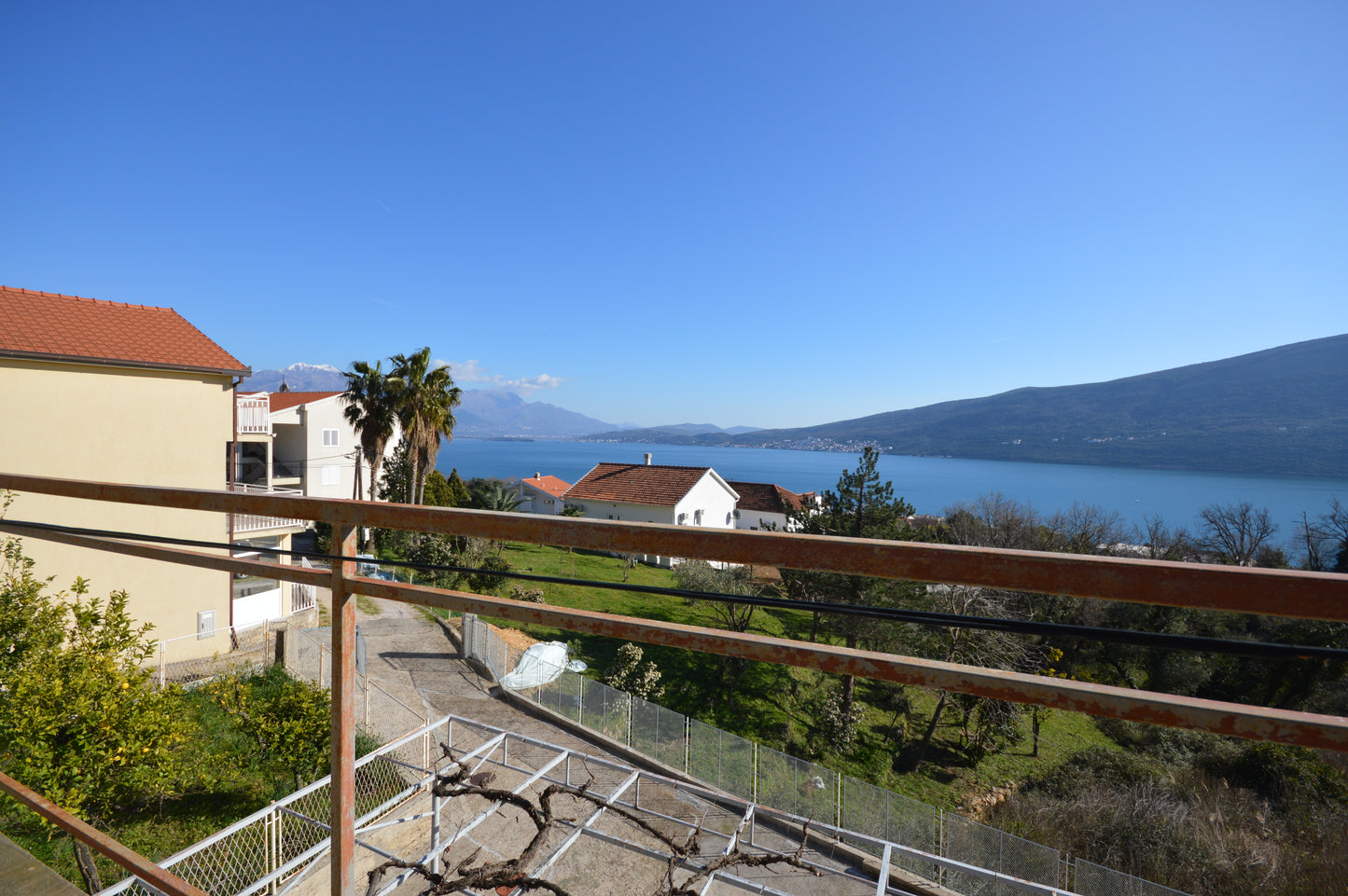 property holiday home for sale in baosici with sea view and parking