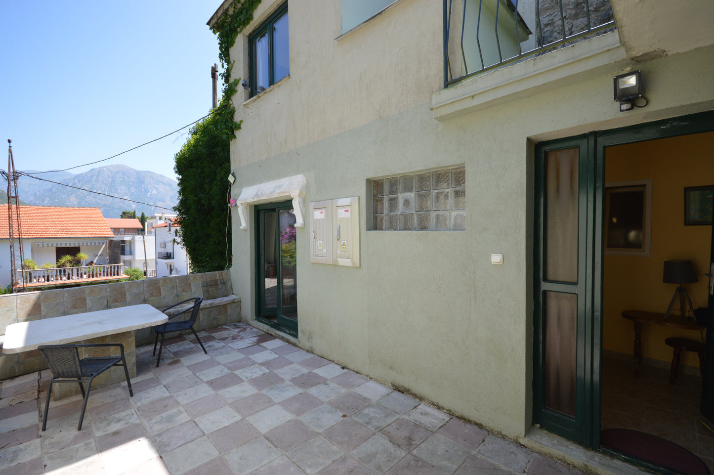 Large House In Kamenari With Studio Apartment, Parking & Garden