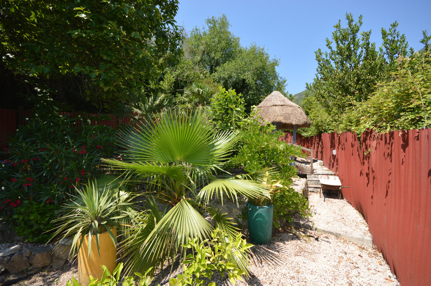 Large House In Kamenari With Studio Apartment, Parking & Garden