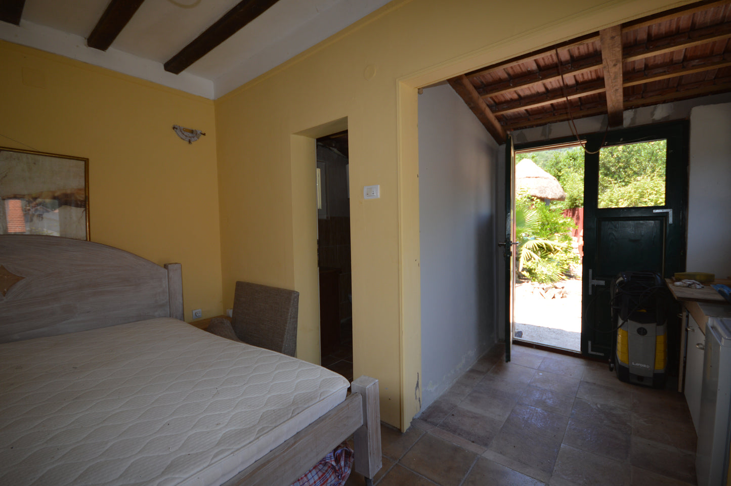 Large House In Kamenari With Studio Apartment, Parking & Garden