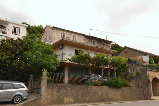 Two Houses On Plot Of Land Just 250m From The Sea In Kumbor