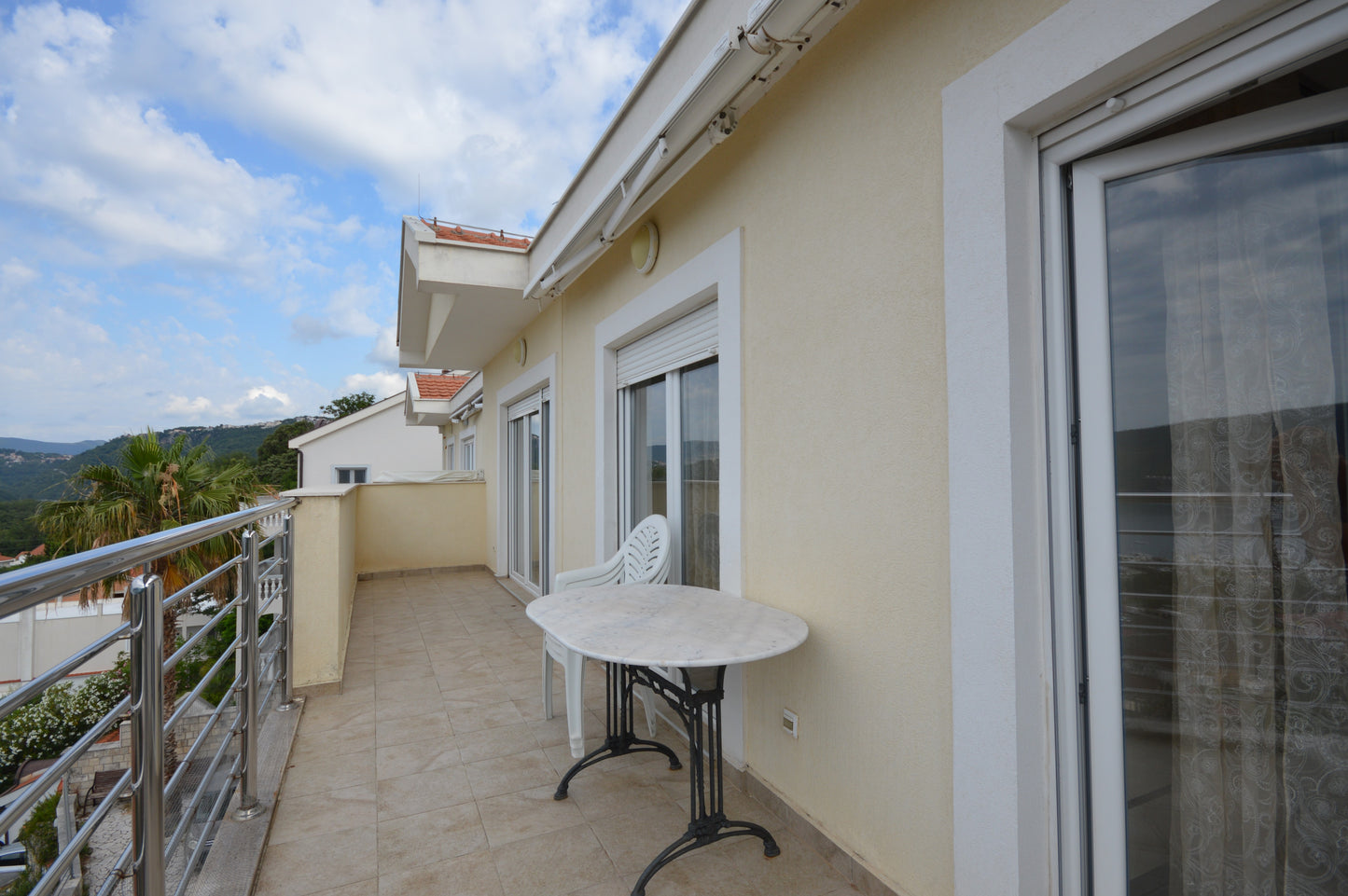 Spacious 2 Bedroom Apartment in Zelenika With Sea View