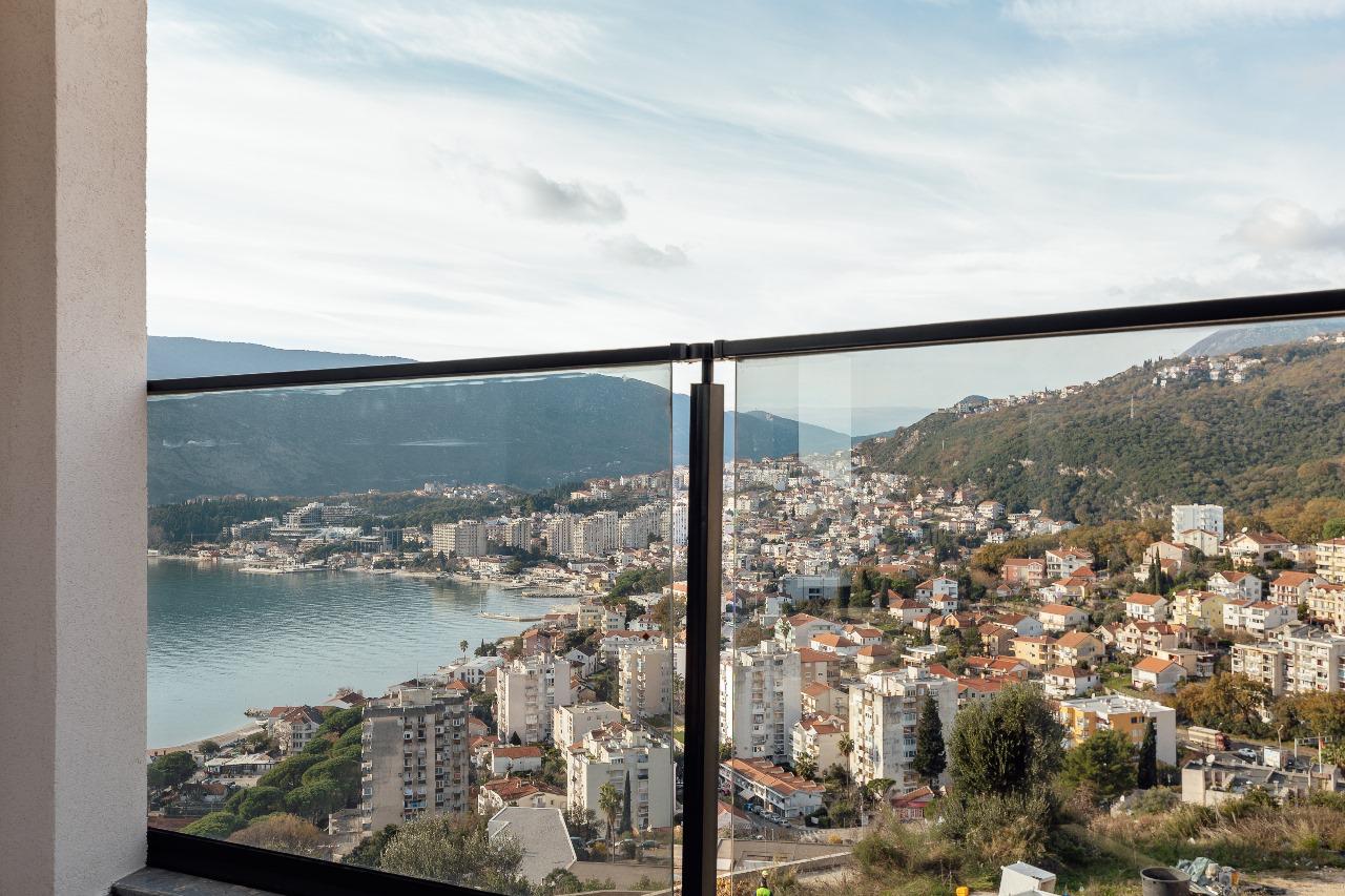 3 Bedroom Apartment In New Building Overlooking The Bay