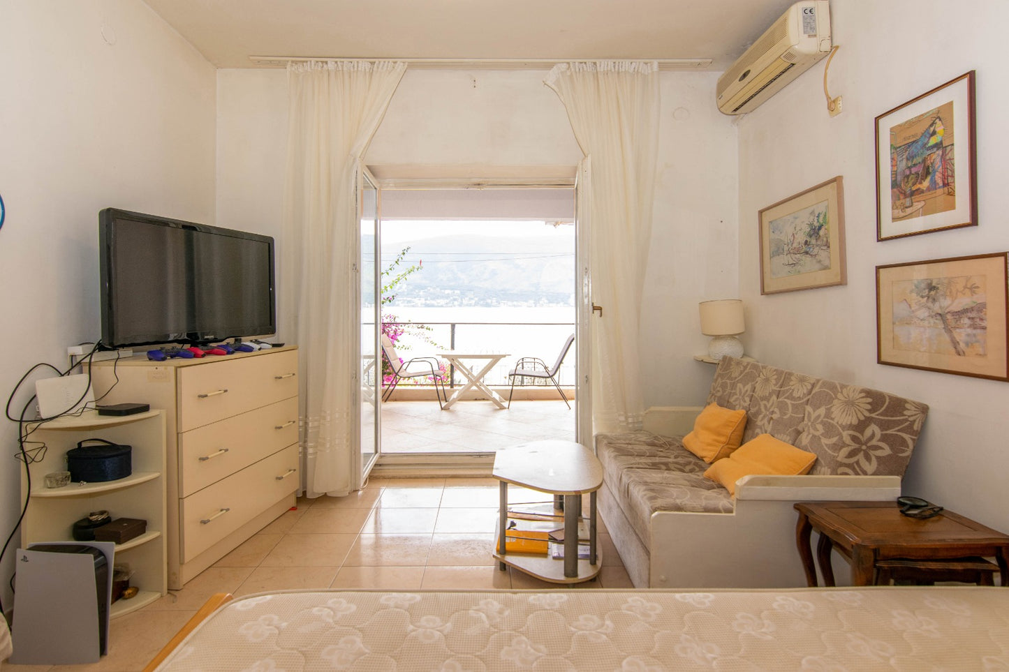 1 Bedroom Apartment With Large Terrace On The First Line To The Sea In The Centre Of Herceg Novi