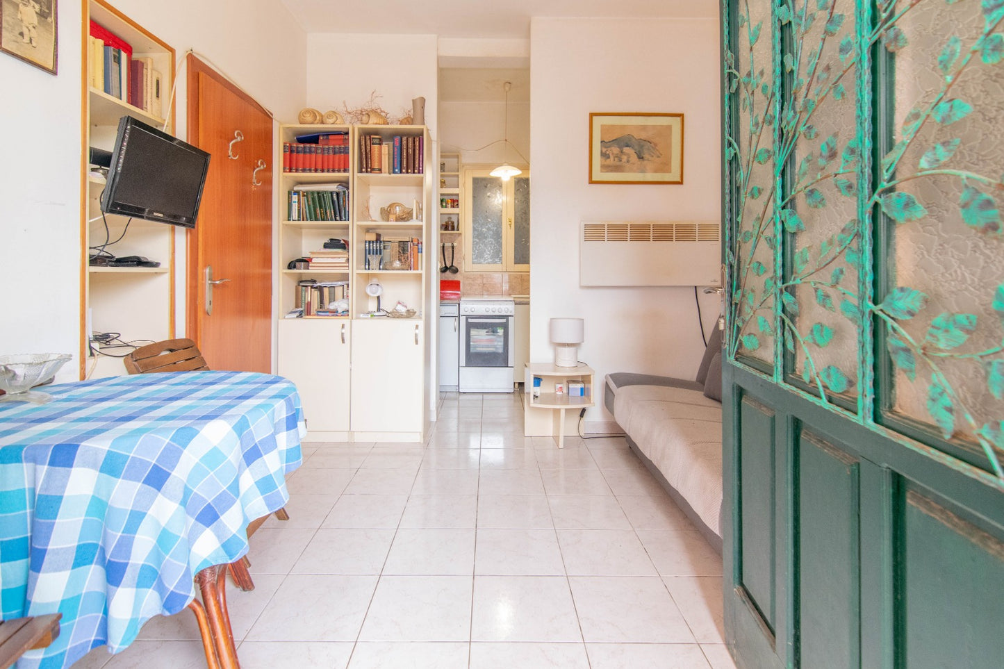 1 Bedroom Apartment With Large Terrace On The First Line To The Sea In The Centre Of Herceg Novi