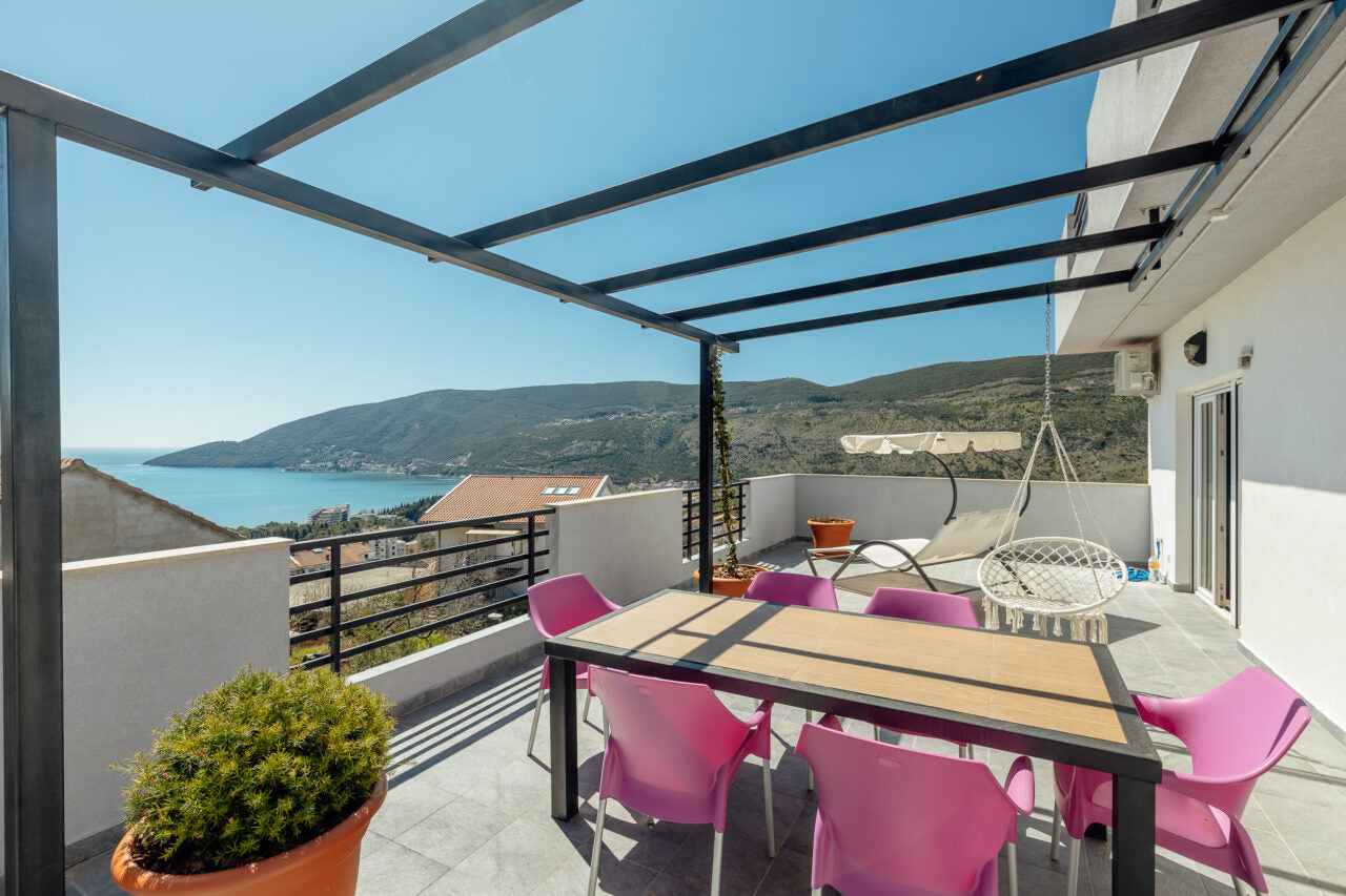 2 Bedroom Apartment With Sea View In Herceg Novi