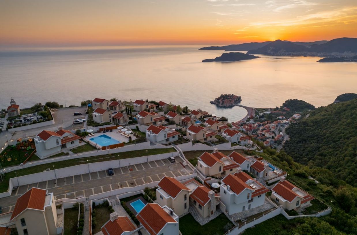 3 Bedroom Villas With Sea Views In Private Gated Complex, Budva