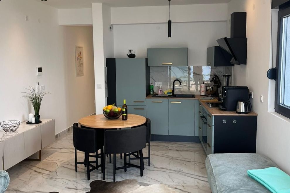 Flexible Dual-Unit Apartment in Djenovići With Sea View, Parking & Elevator