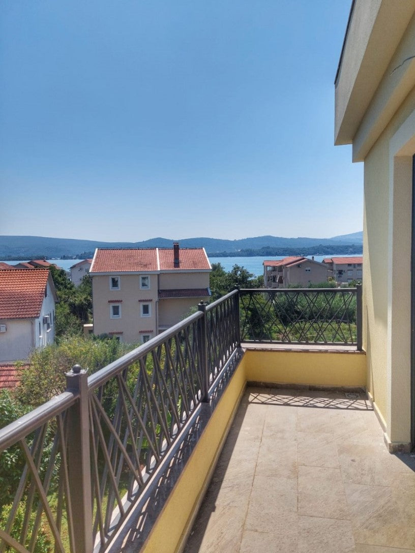 1 Bedroom Apartments in New Building with Parking, Only 150m from the Sea, Bonići, Tivat