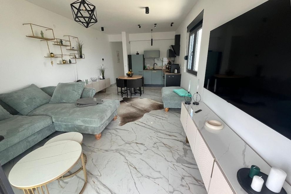 Flexible Dual-Unit Apartment in Djenovići With Sea View, Parking & Elevator