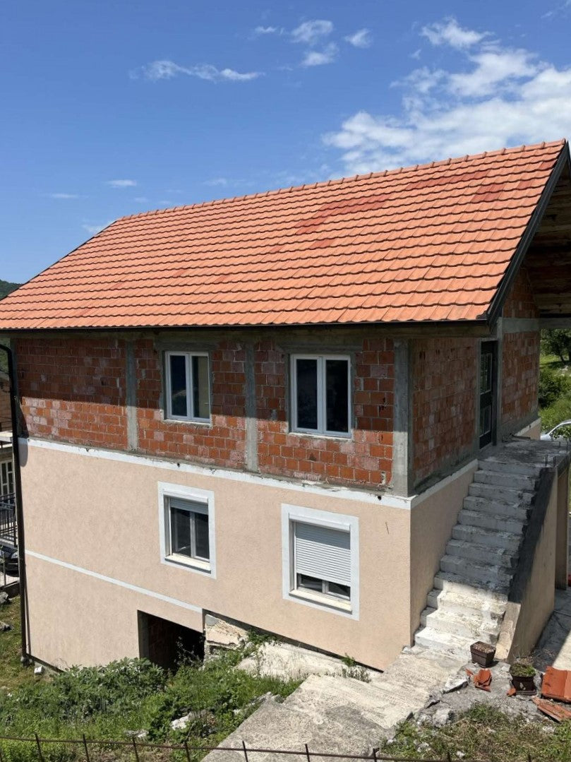 Spacious House For Renovation On A Large Plot In Mojdez