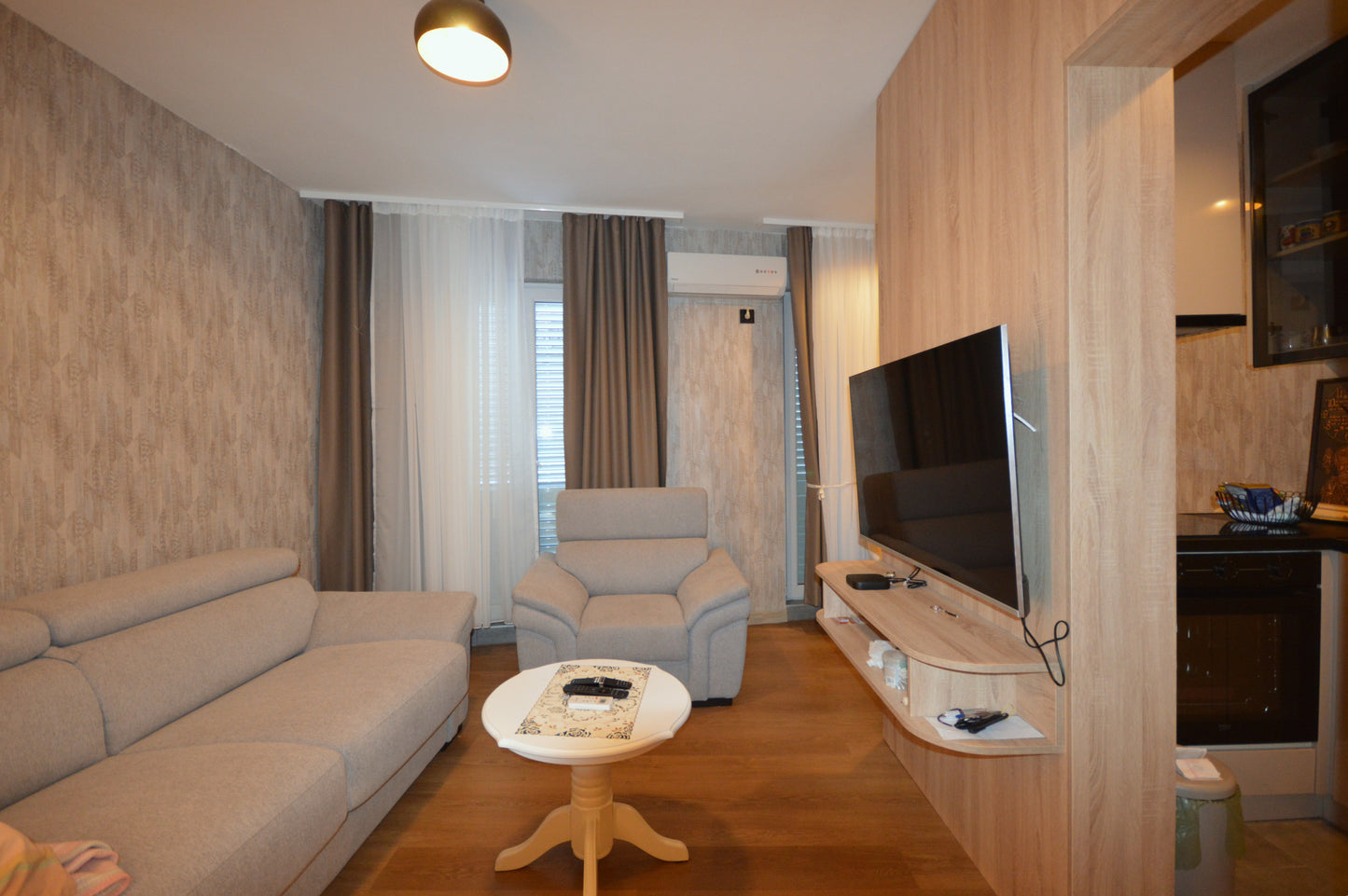 Fully Renovated Modern Apartment 50m From The Sea In Igalo