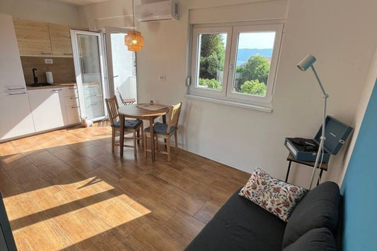 Renovated Studio Apartment in Tivat 5 Minutes from the Sea