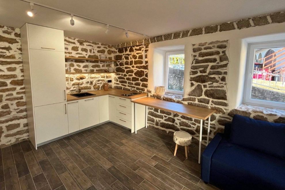 Charming 1 Bedroom Apartment in Srbina With Sea View, Private Garden & Parking