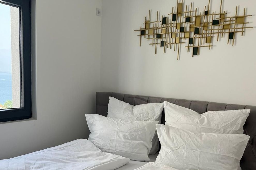 Flexible Dual-Unit Apartment in Djenovići With Sea View, Parking & Elevator