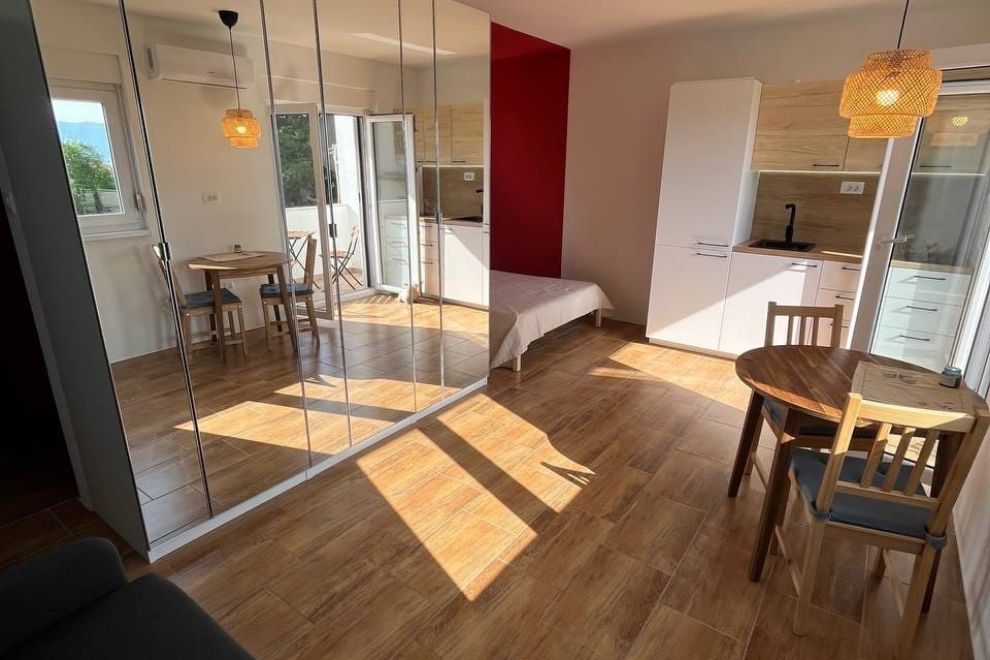 Renovated Studio Apartment in Tivat 5 Minutes from the Sea