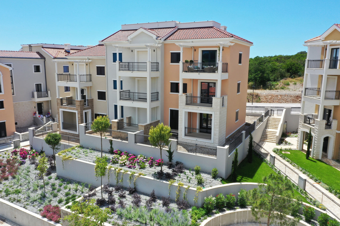 Centrale Apartments, Lustica Bay Development