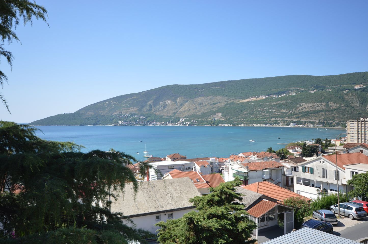 Large House With Studio Apartment & Sea View In Heart Of Igalo