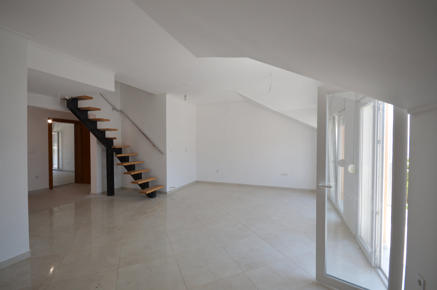 Large, Newly Renovated 2 Bedroom Apartment With Sea View In Gomila, Igalo