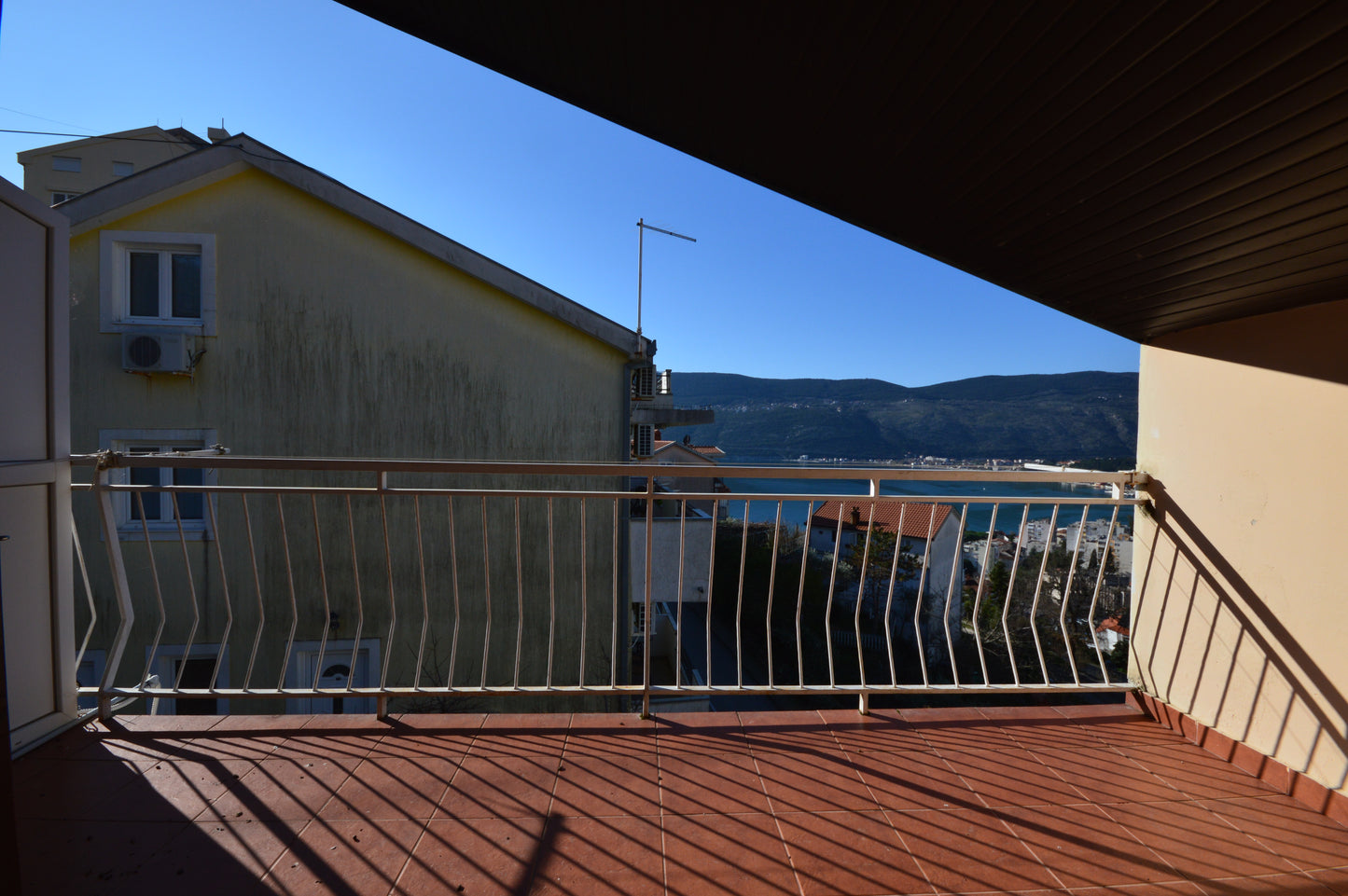 Spacious 3 Bedroom Apartment With Views Across The Bay In Heart Of Herceg Novi