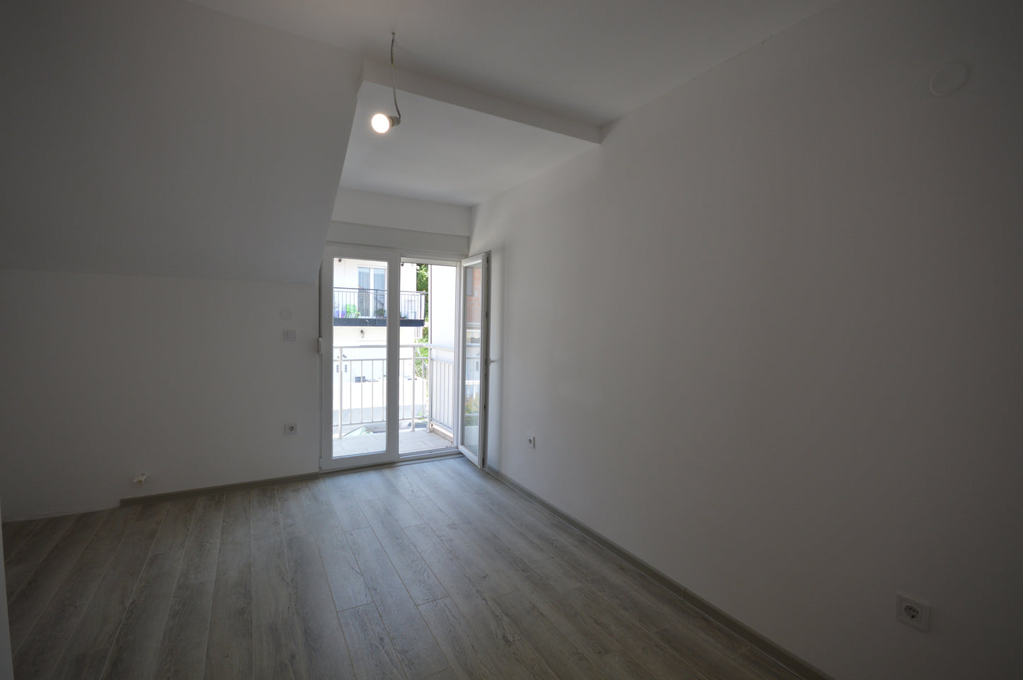 Large, Newly Renovated 2 Bedroom Apartment With Sea View In Gomila, Igalo