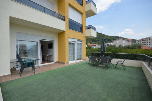 1 Bedroom Apartment In Bijela With Large Terrace And Private Parking