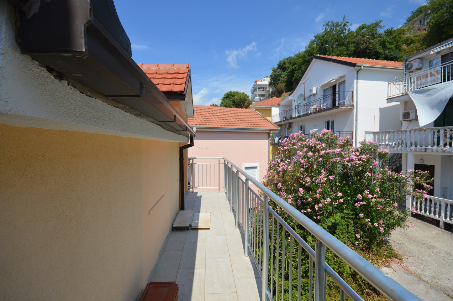 Large, Newly Renovated 2 Bedroom Apartment With Sea View In Gomila, Igalo