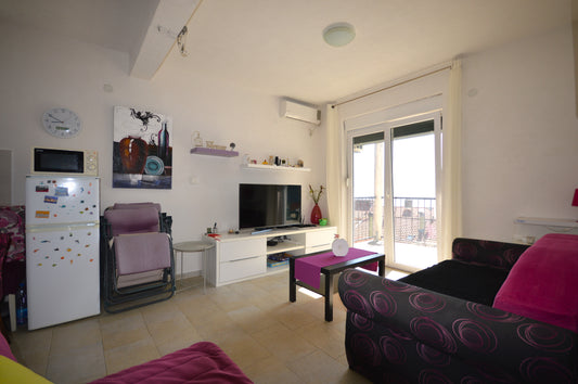 1 Bedroom Apartment In Djenovici Overlooking The Bay