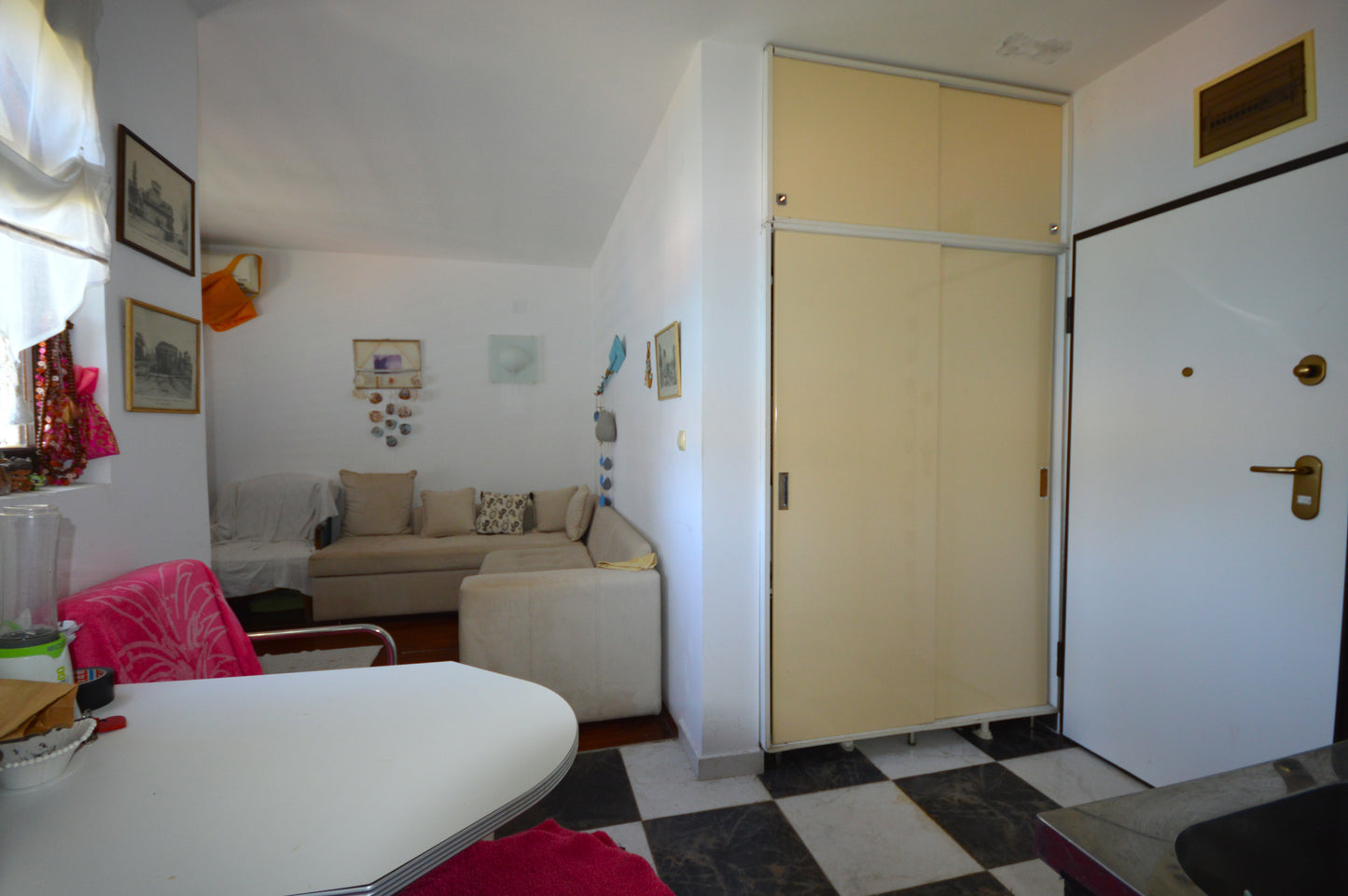 Charming Studio Apartment Overlooking The Bay And Town In Njivice