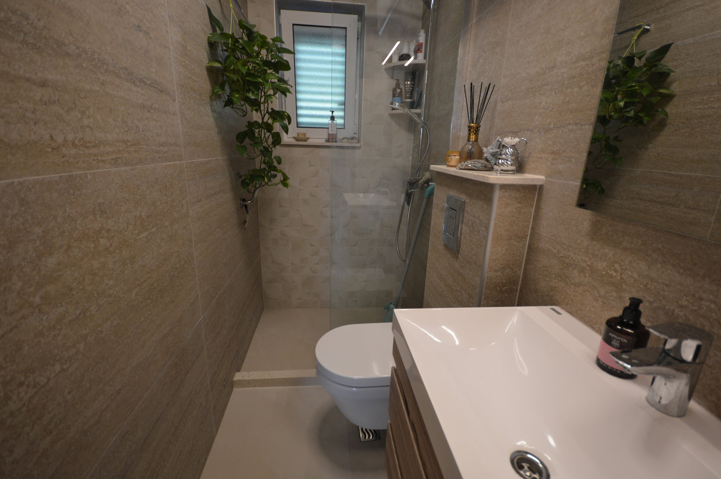 Large House In Kumbor Consisting Of 3 Separate Apartments