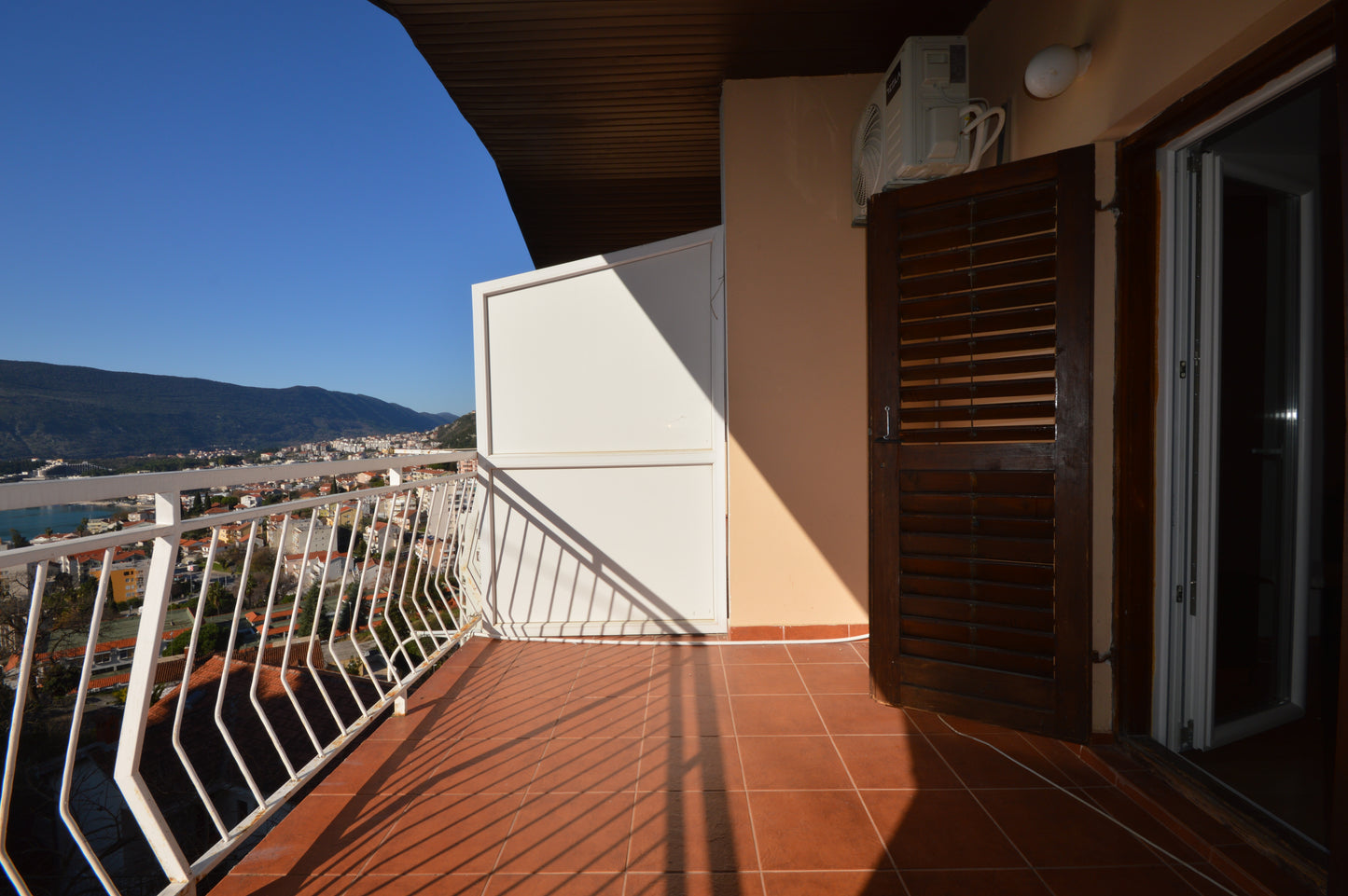 Spacious 3 Bedroom Apartment With Views Across The Bay In Heart Of Herceg Novi